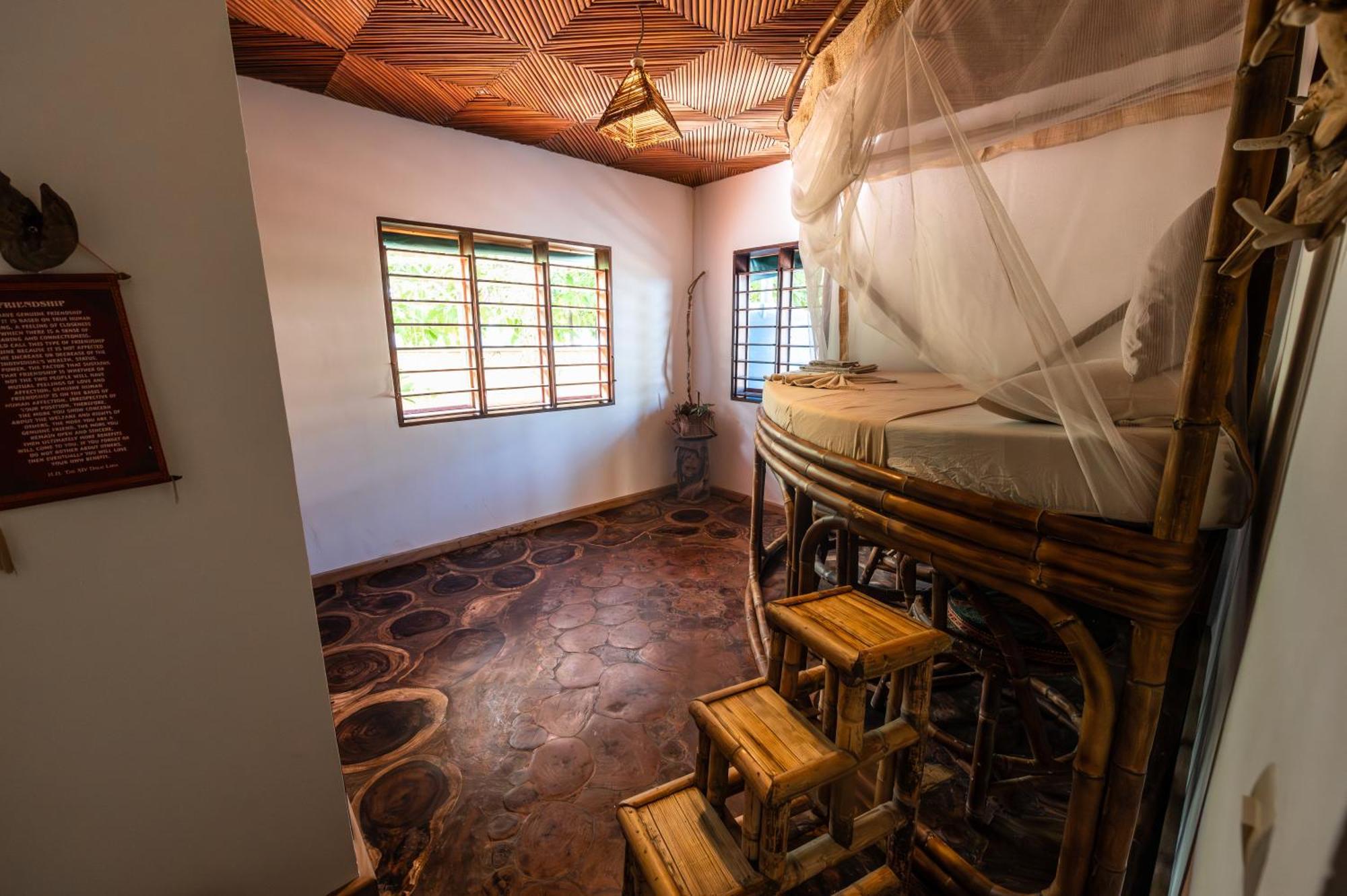 Shambala Madagascar: Beachfront Lodge And Adventures Ambolobozo Eksteriør bilde