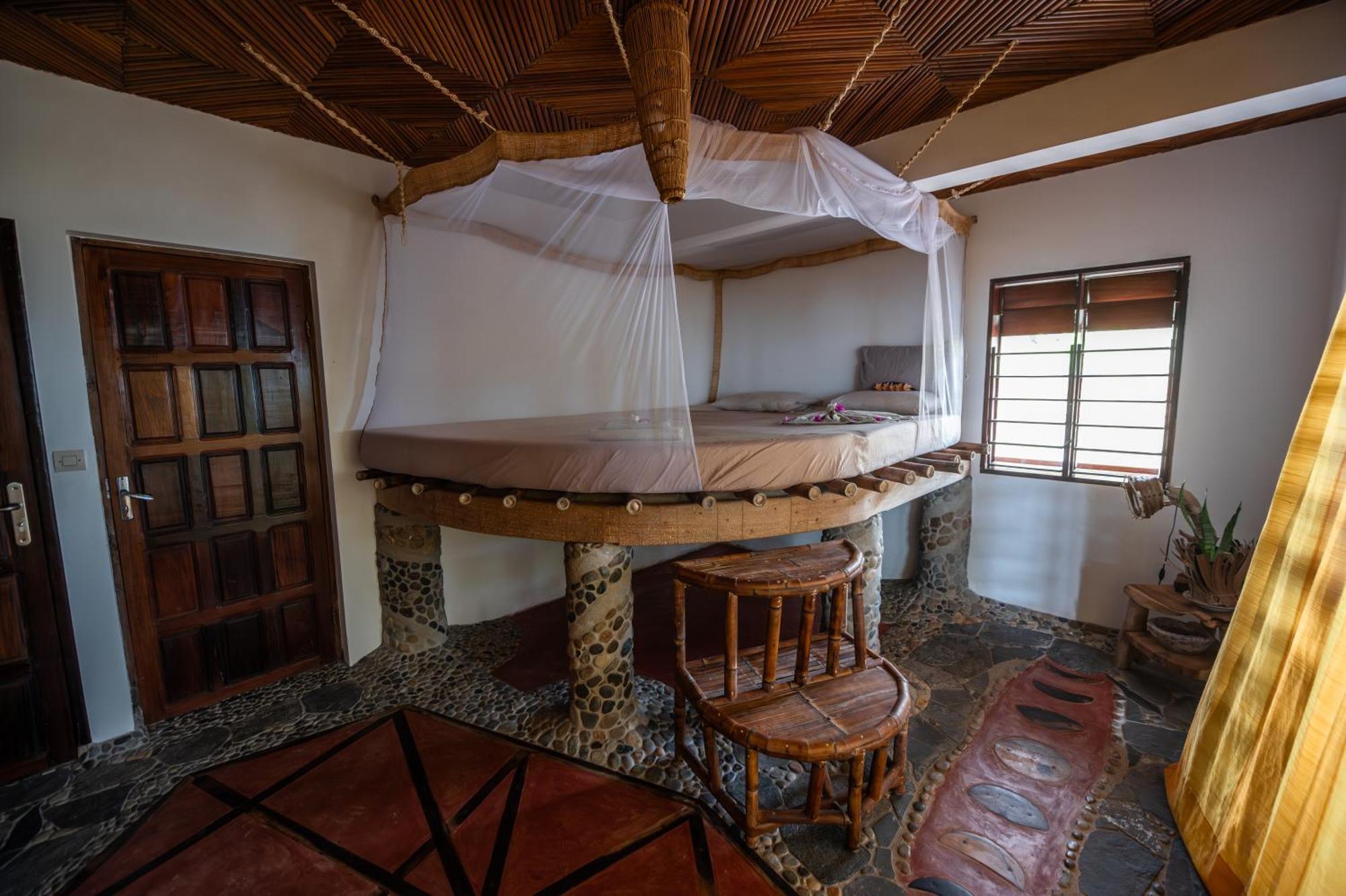 Shambala Madagascar: Beachfront Lodge And Adventures Ambolobozo Eksteriør bilde